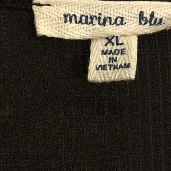 Swimsuit cover up - Picture 3 of 5